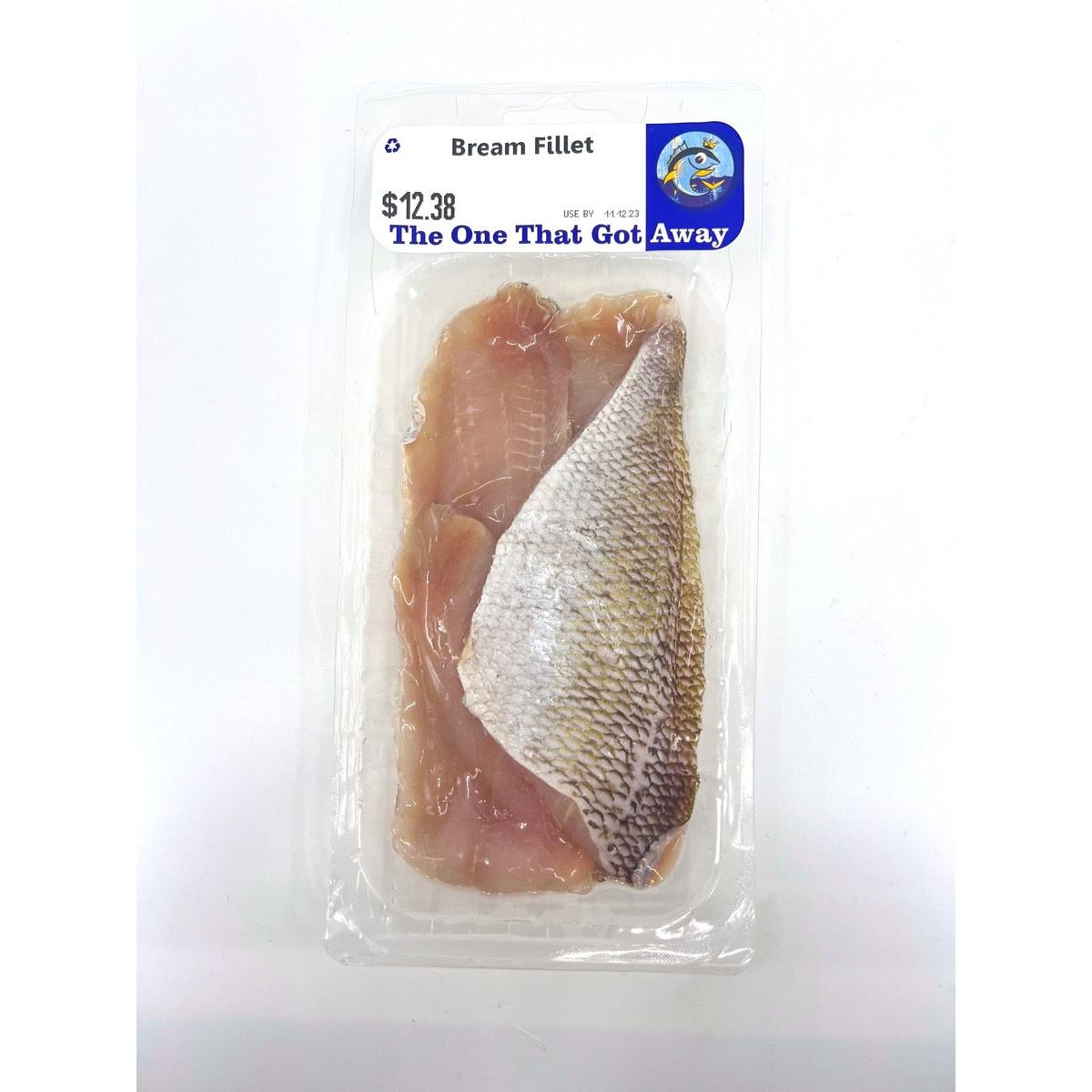 Chilled raw bream fillets